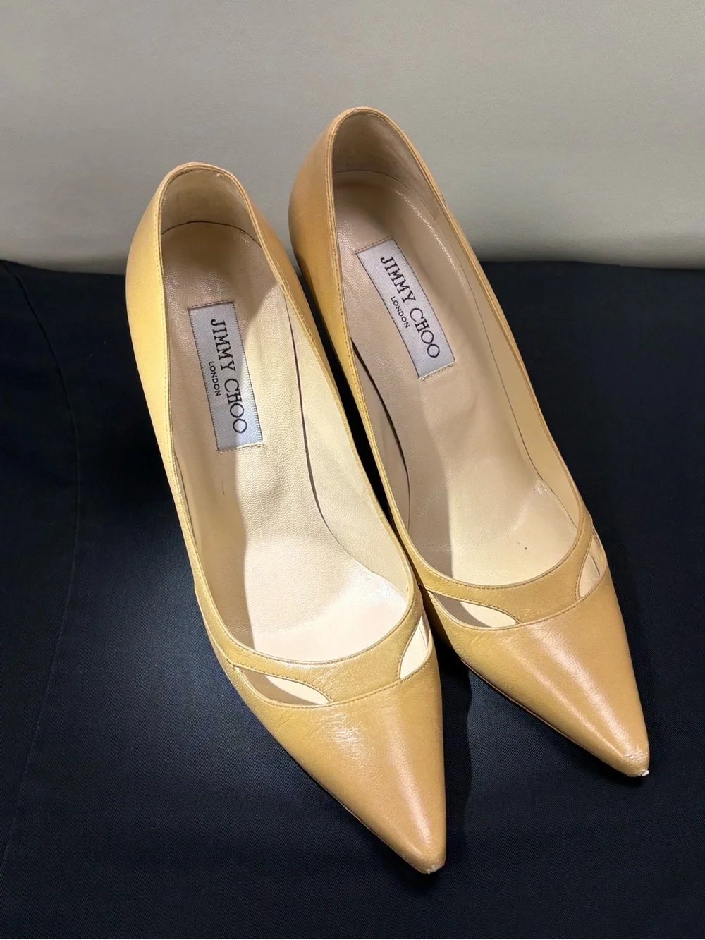 Jimmy Choo Tan Leather Pointed-Toe Pumps EU 38.5 US 8 With a 4” heel